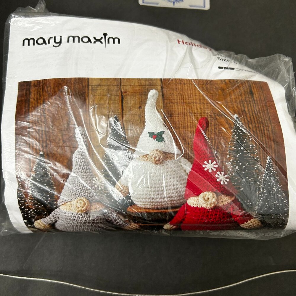 Mary Maxim | Holiday Gnomes | 97858N